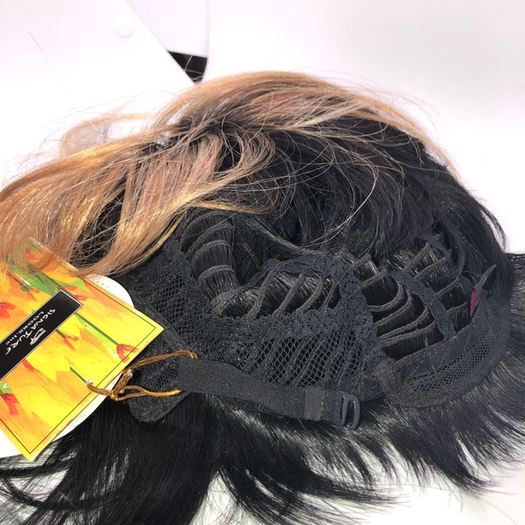 NEW Signature Look Wig 1B/745 ~W025 - Picture 13 of 15